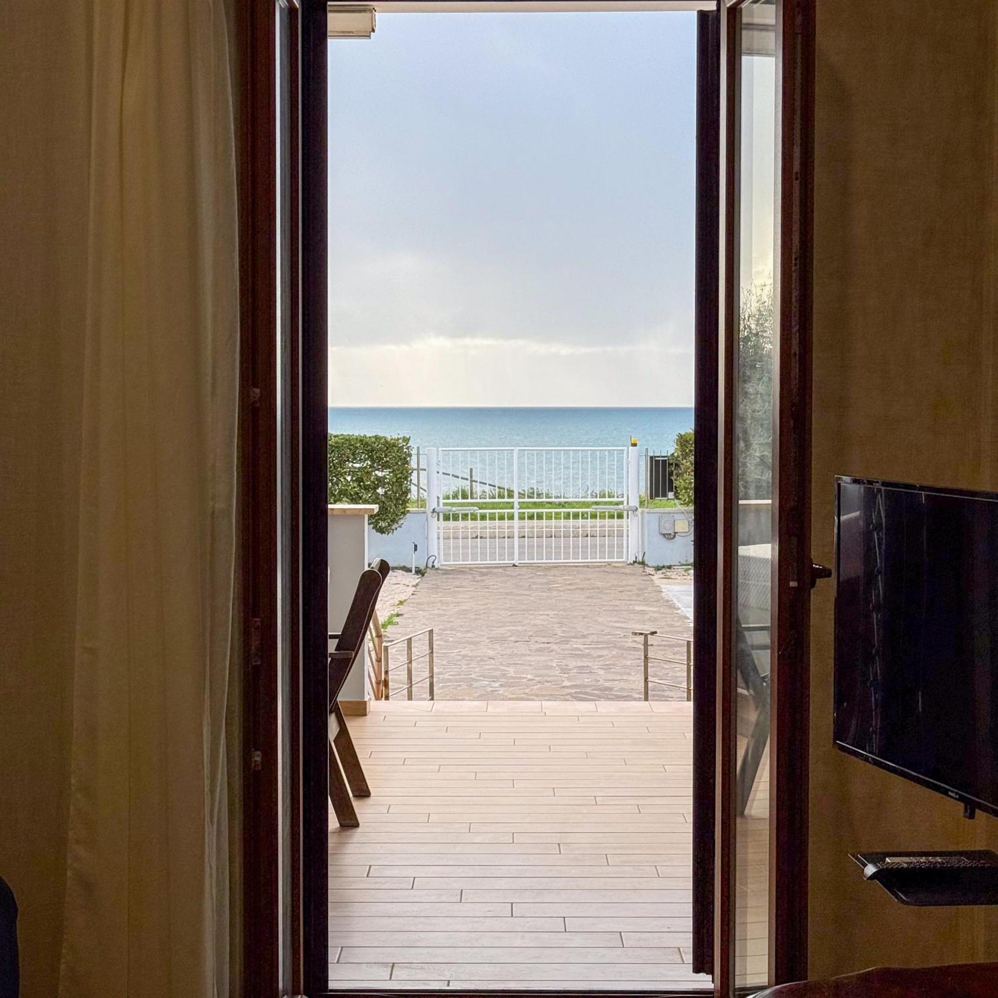 Edo House Anzio - Beachfront - Fronte Mare - Affittacamere Exteriér fotografie