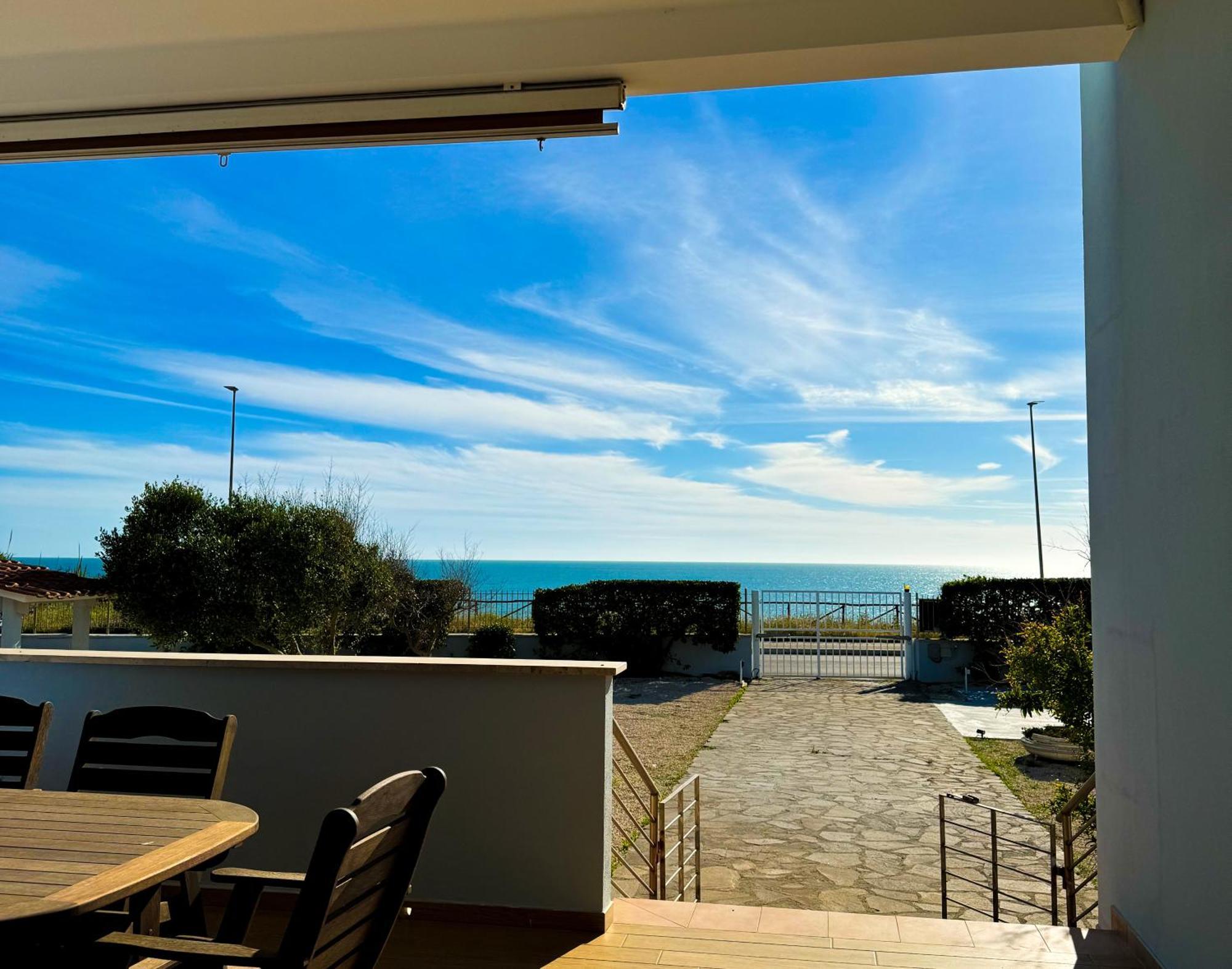 Edo House Anzio - Beachfront - Fronte Mare - Affittacamere Exteriér fotografie